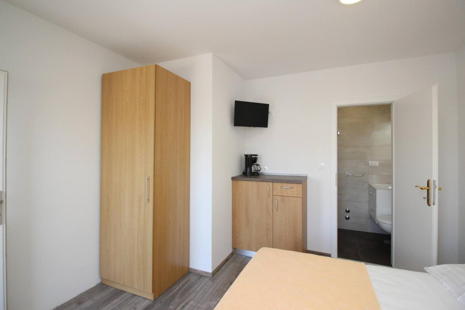 באסקה Apartments & Rooms Dekanic מראה חיצוני תמונה