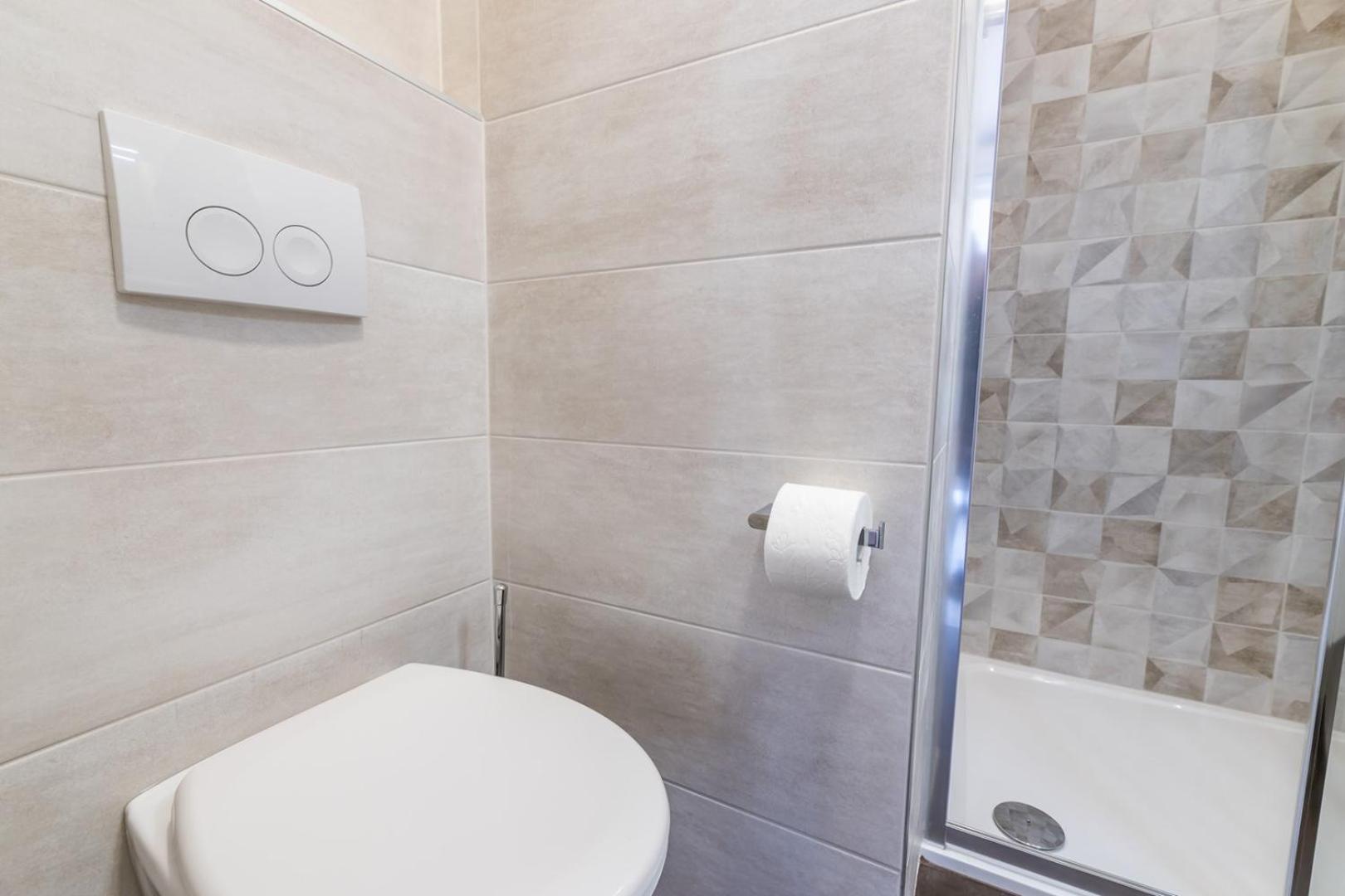 באסקה Apartments & Rooms Dekanic מראה חיצוני תמונה
