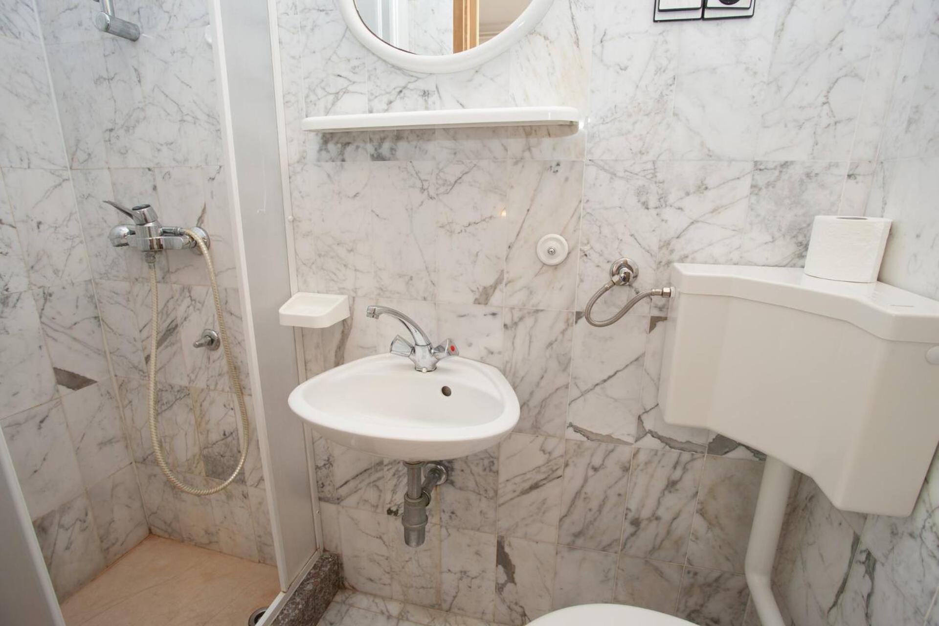 באסקה Apartments & Rooms Dekanic מראה חיצוני תמונה