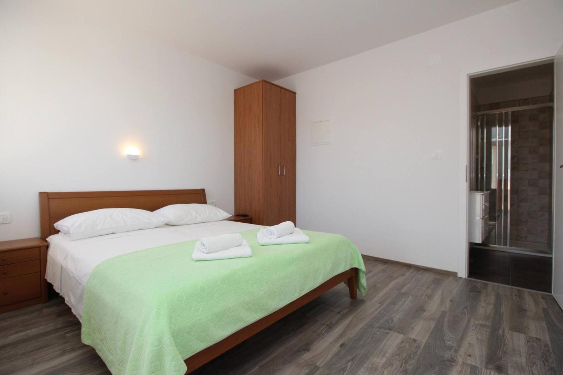 באסקה Apartments & Rooms Dekanic מראה חיצוני תמונה